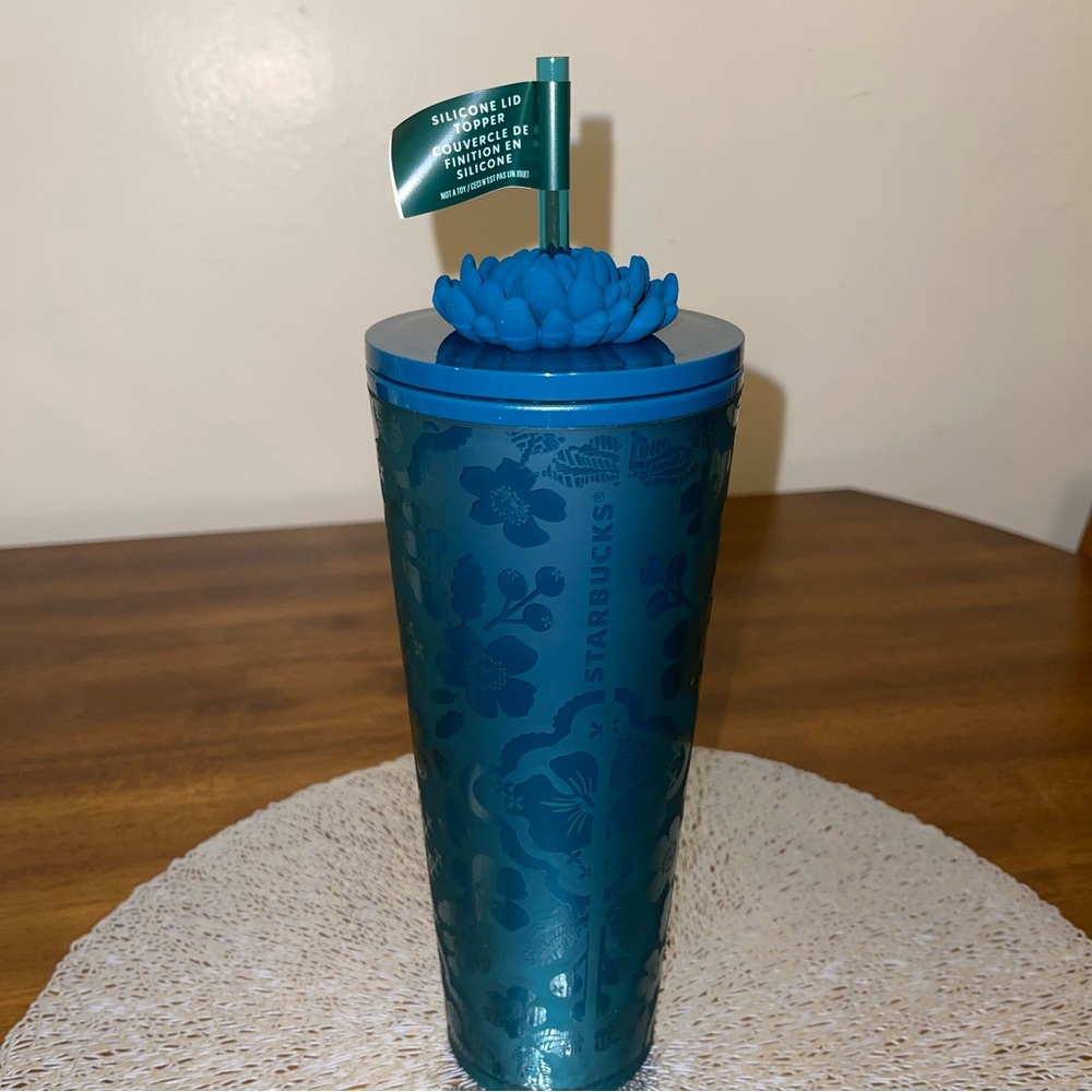 Navy Floral Cold Cup with Blooming Flower Straw Charm (24oz) NWT